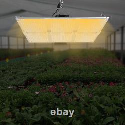 Éclairage de culture LED de 1200 watts à spectre complet pour les plantes médicales d'intérieur en croissance végétative et en floraison.