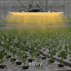 Éclairage de culture LED de 1200 watts à spectre complet pour les plantes médicales d'intérieur en croissance végétative et en floraison.