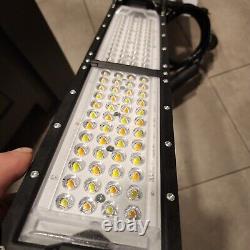 Lumière de croissance LED VEG Scynce LED Raging Kale 2.0 de 250 watts préalablement utilisée, utilisation minimale